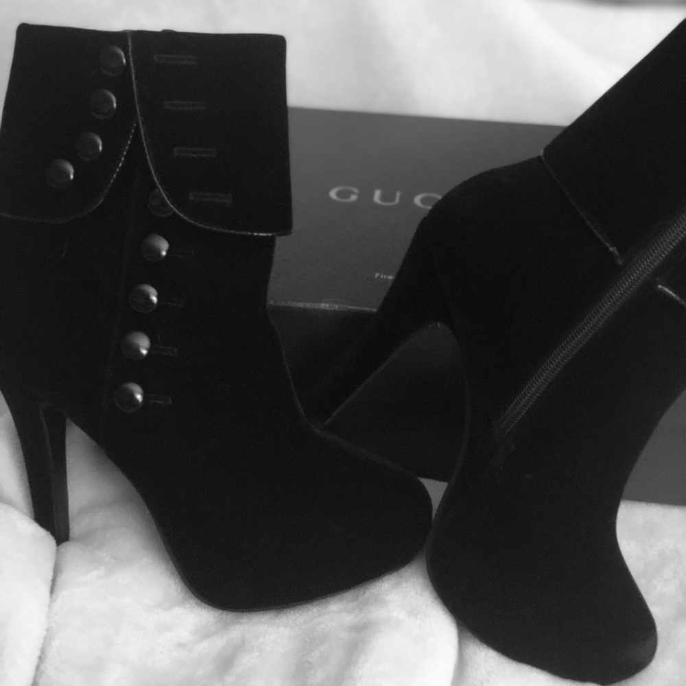 Black suede platform boots! Size 39 (8 1/2 -9).